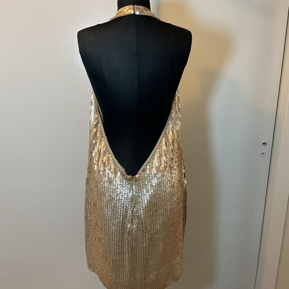 18. Express Sequin Halter Neck Open Back Mini Shift Dress Size XL - Picture 9 of 10